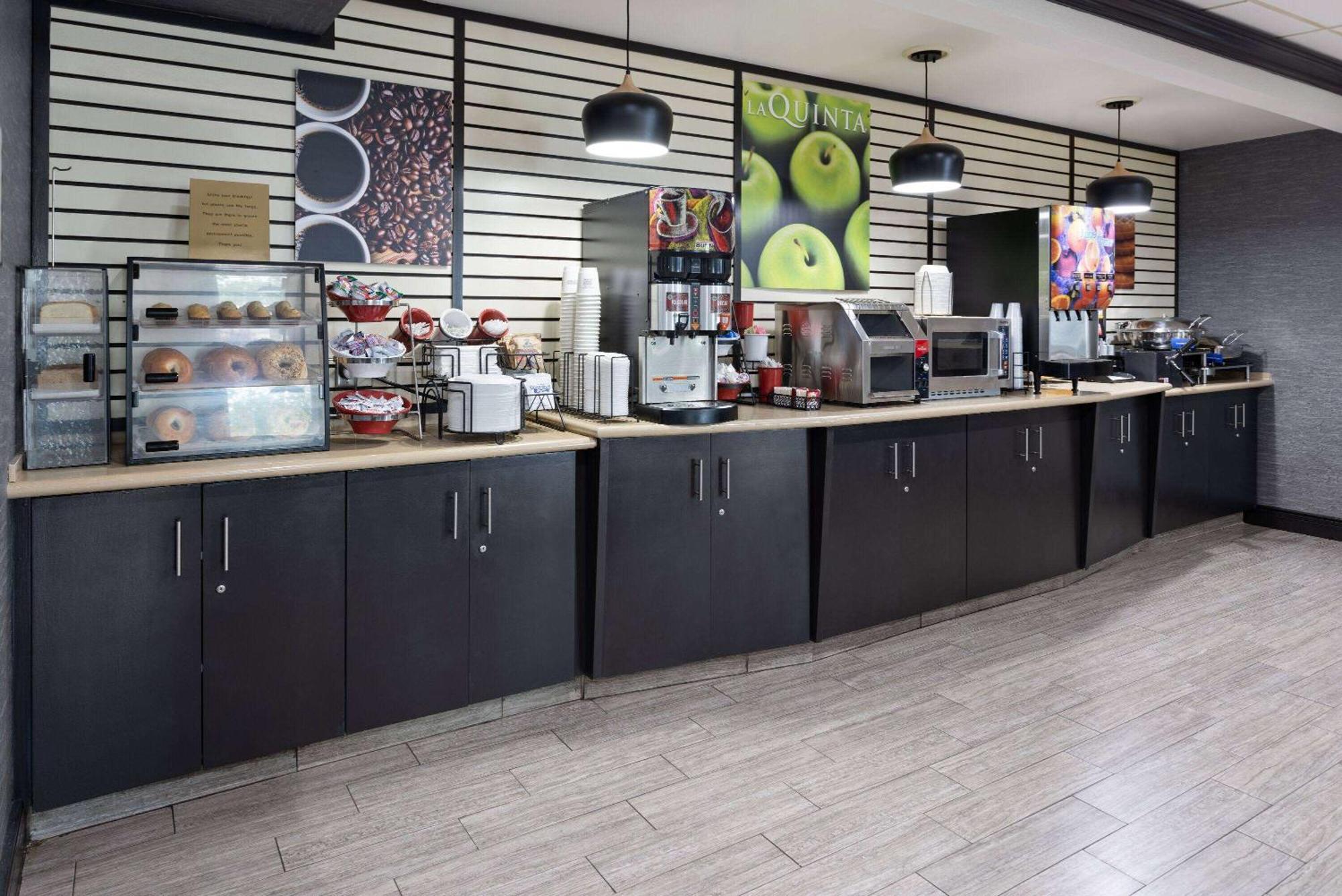 La Quinta Inn By Wyndham Buffalo Airport Уилямсвил Екстериор снимка