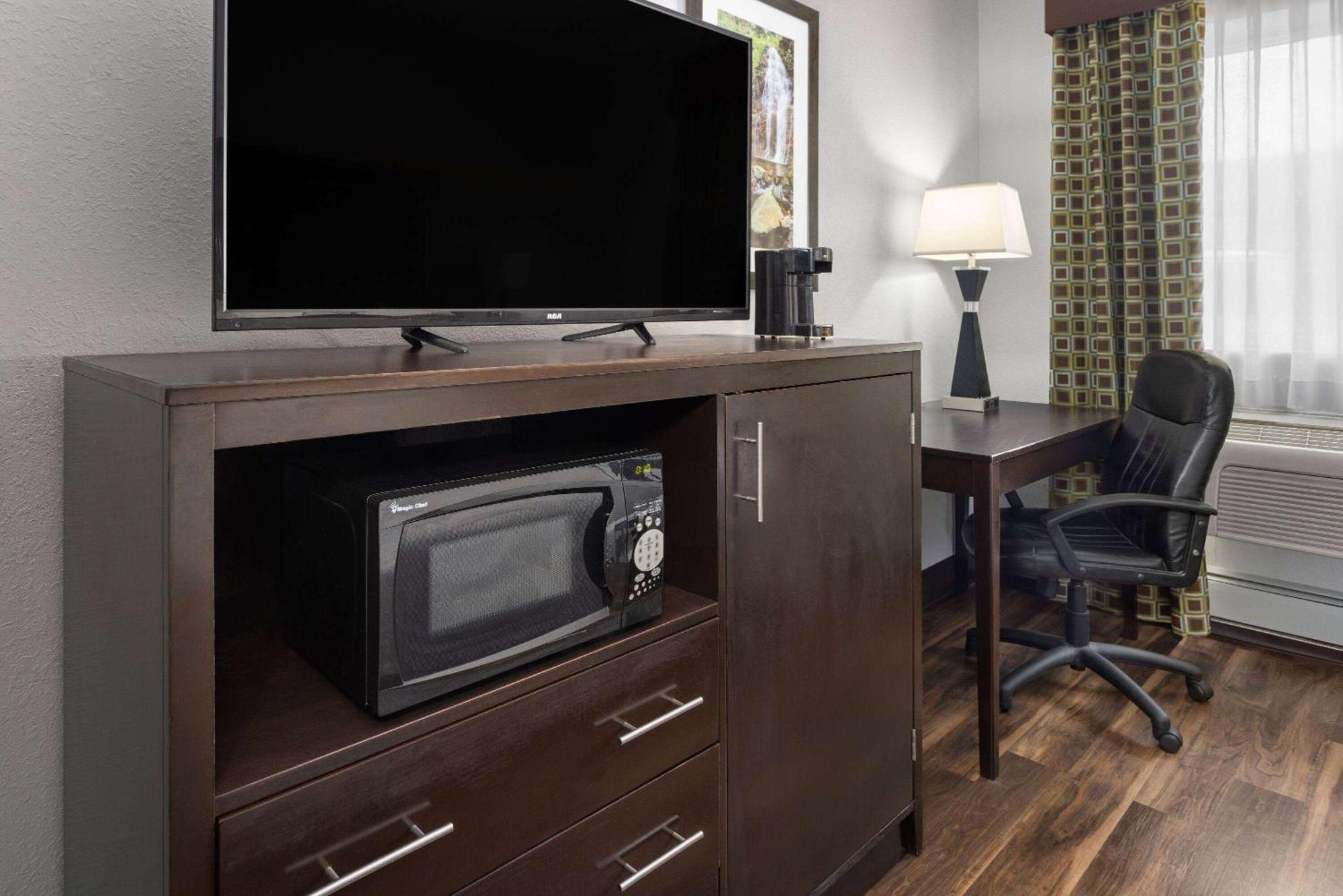 La Quinta Inn By Wyndham Buffalo Airport Уилямсвил Екстериор снимка