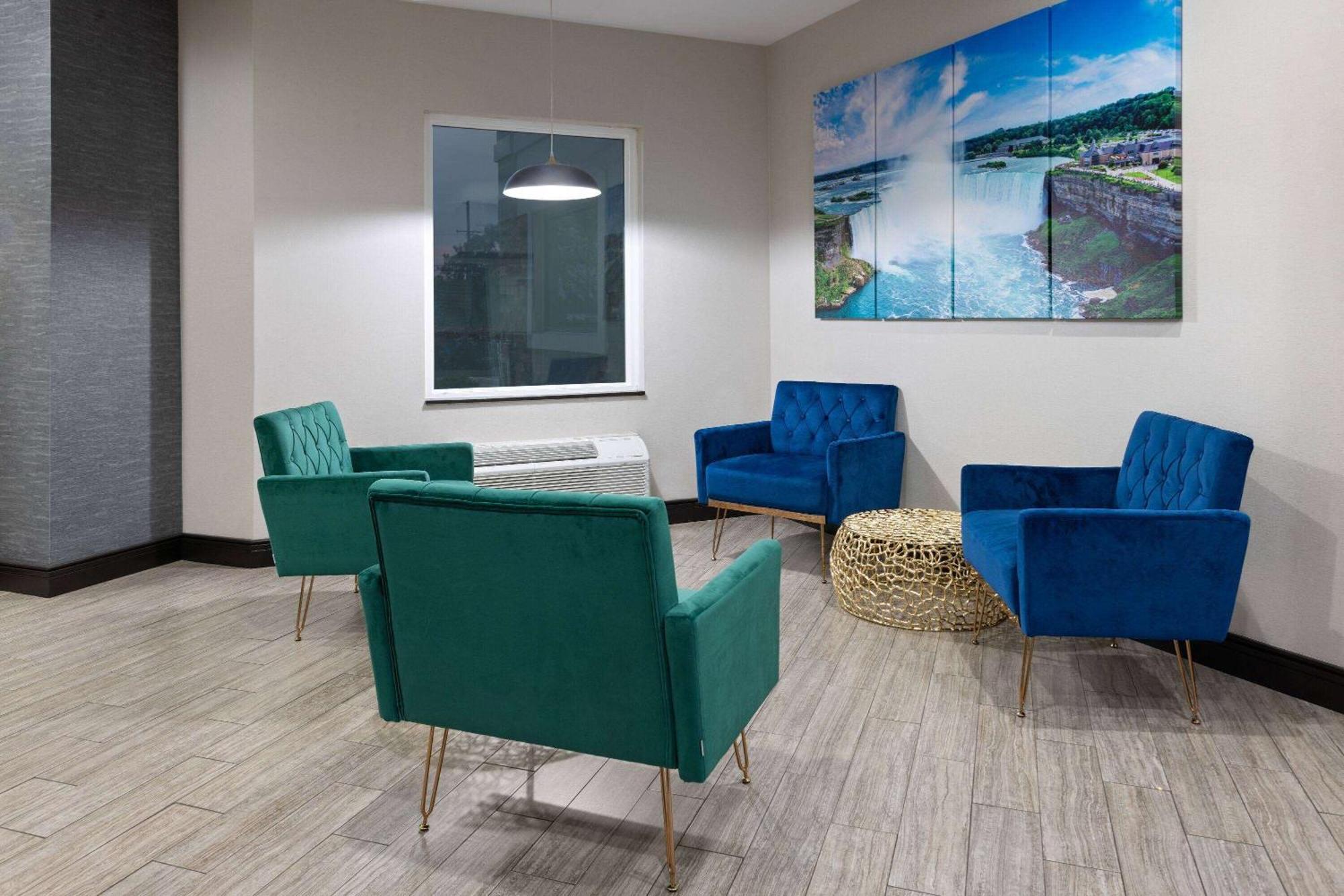 La Quinta Inn By Wyndham Buffalo Airport Уилямсвил Екстериор снимка