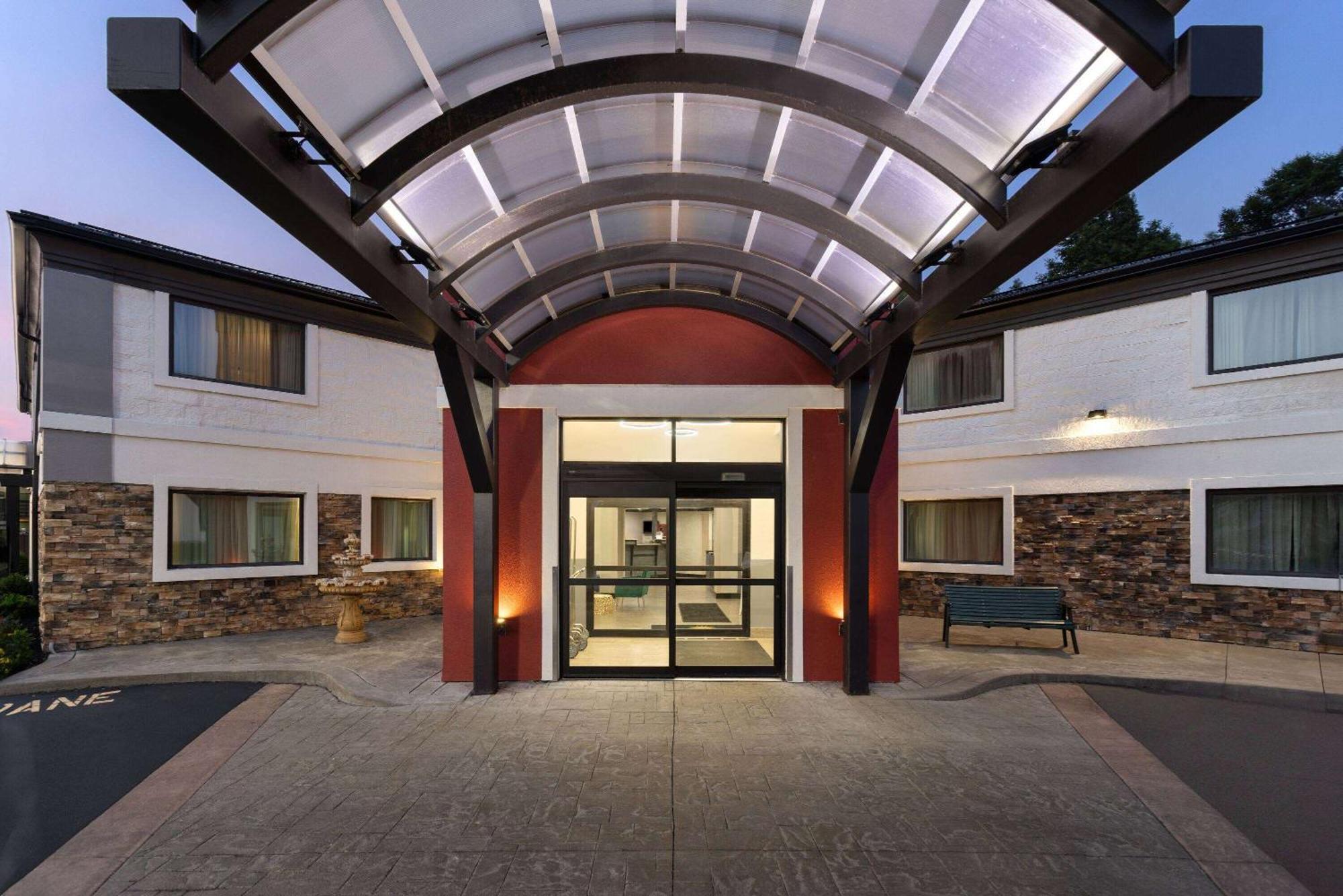 La Quinta Inn By Wyndham Buffalo Airport Уилямсвил Екстериор снимка